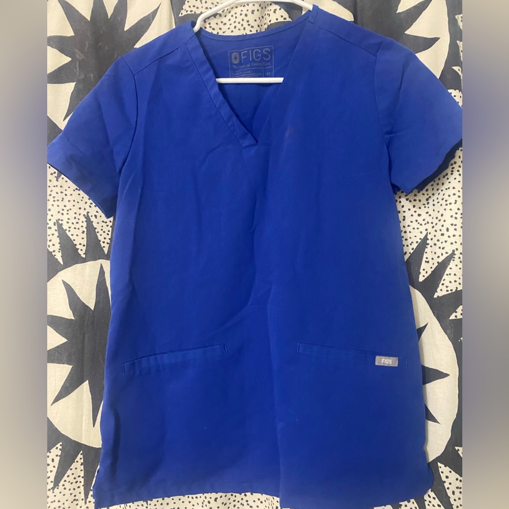 Figs casma scrub top.